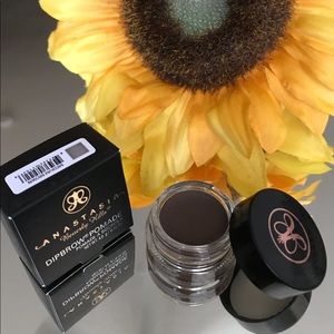🥥Dipbrow pomade - medium brown by Anastasia🥥